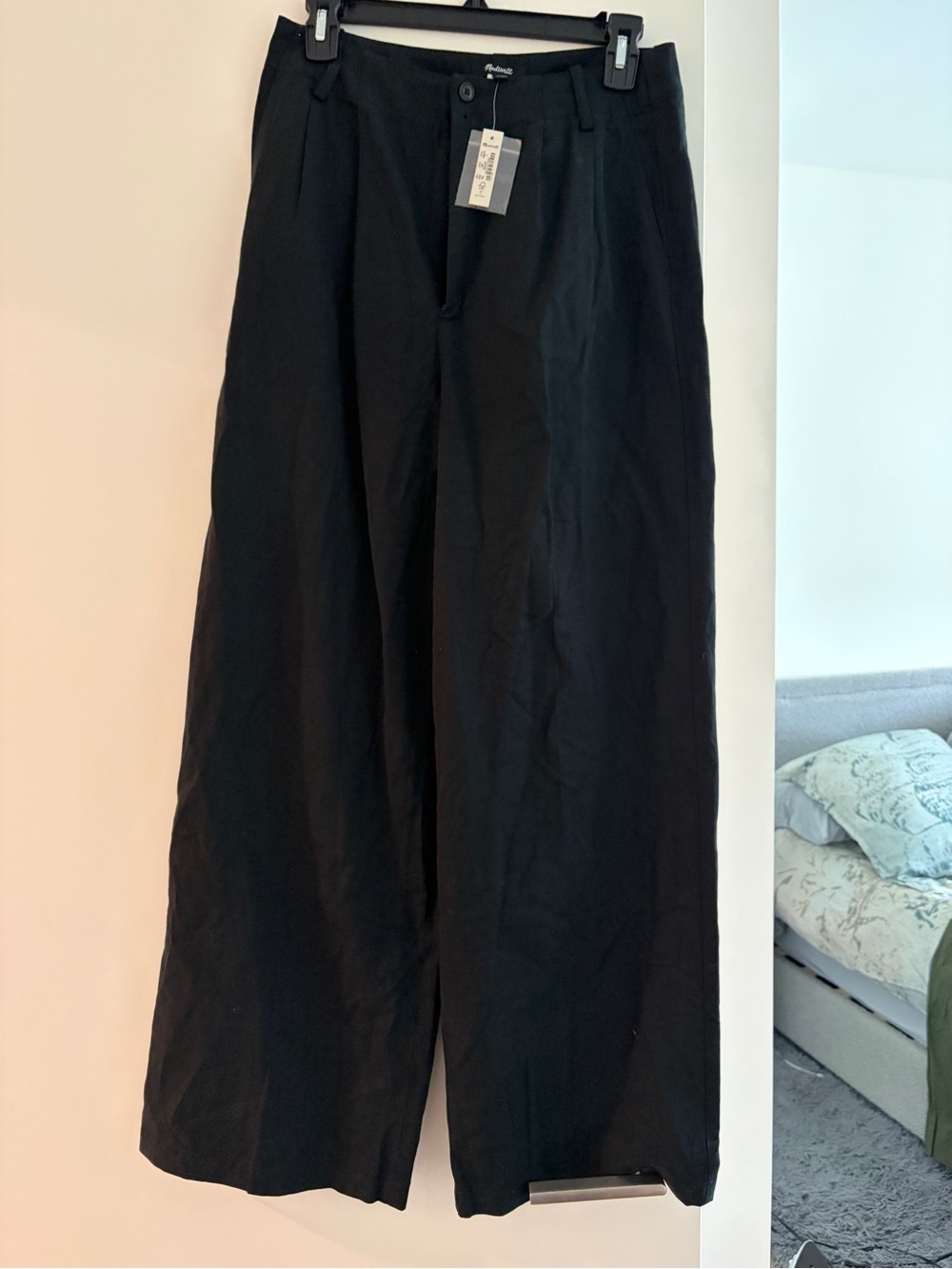 Madewell Black Wide-Leg Chinos with Pleated Waist